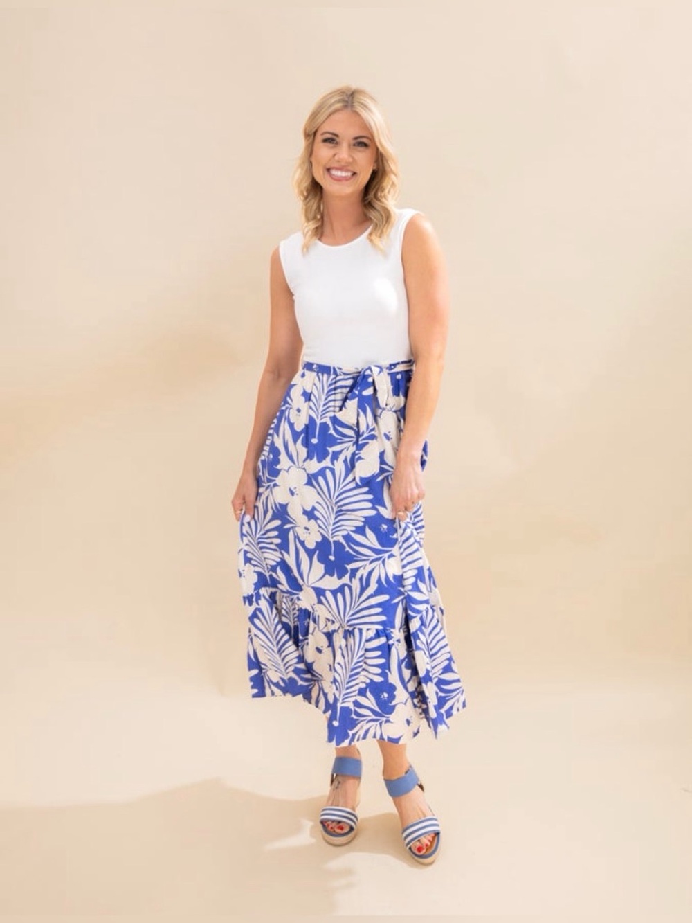 NWT She + Sky Sleeveless Floral Tiered Midi Dress